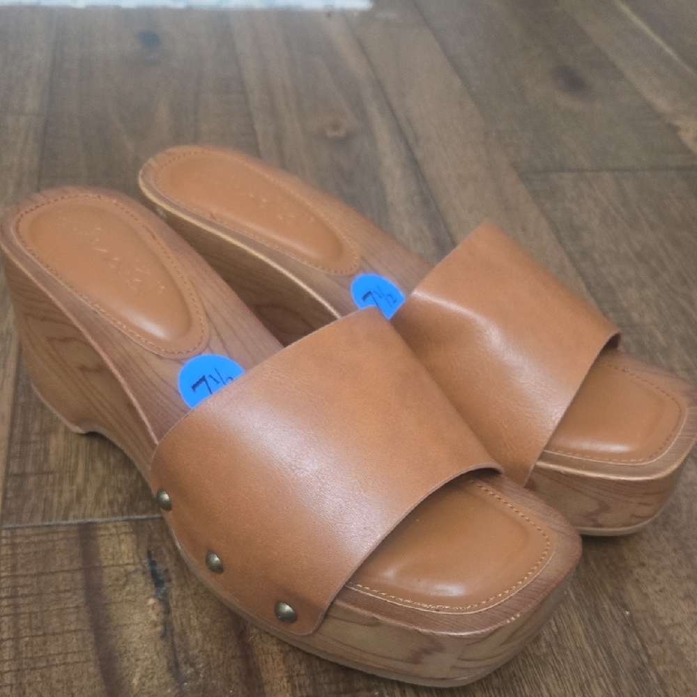 Splendid‎ Tan Mules with Wooden Platform